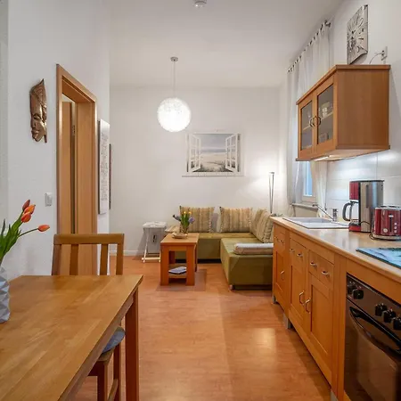 - Strandflair Und Komfort Im Herzen Von Apartment